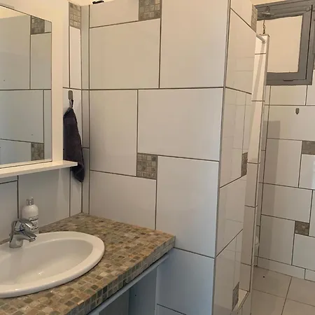 Jolie Maison Individuelle Dans L'extreme Sud Монасья-д’Оллен